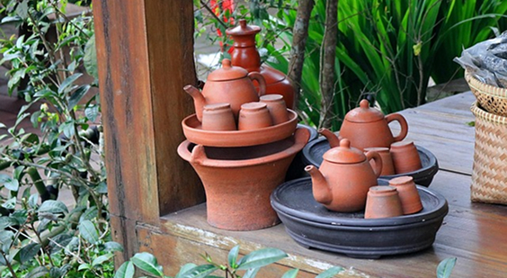 Pottery & Local Crafts